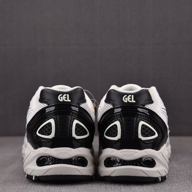 ASICS Gel-Kahana TR V4 'Black White'