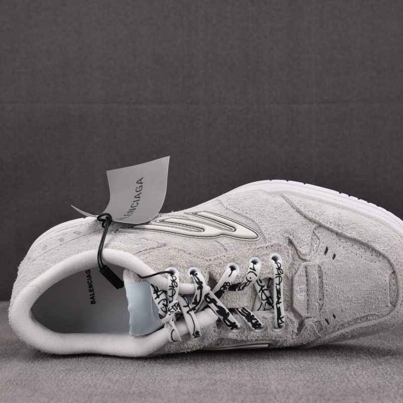 Balenciaga Hamptons Sneaker Worn-Out 'Off-White'