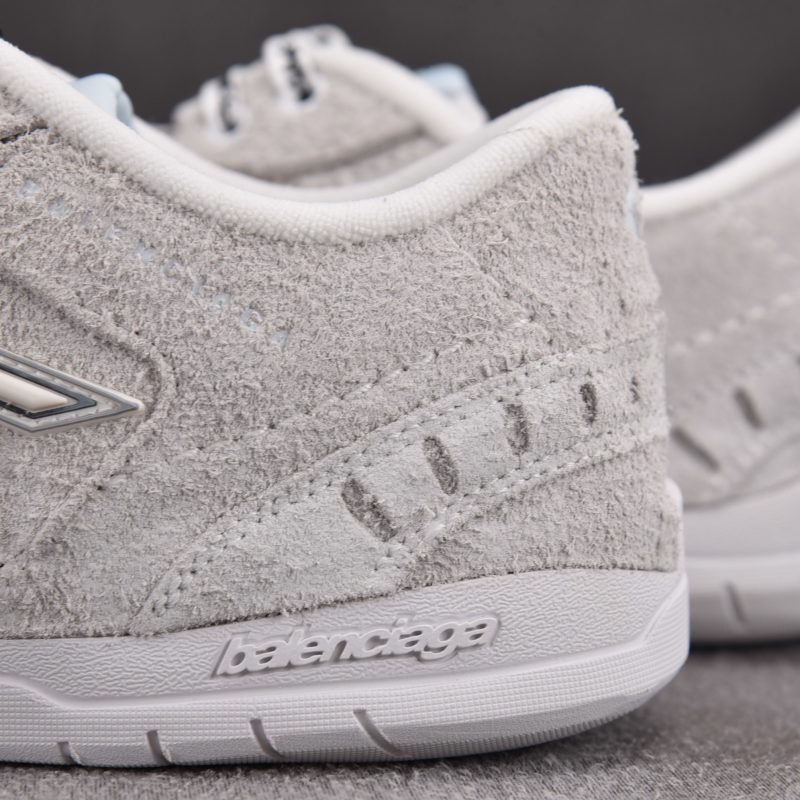 Balenciaga Hamptons Sneaker Worn-Out 'Off-White'
