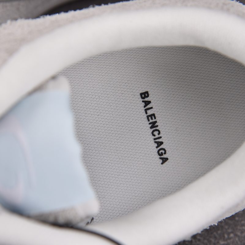 Balenciaga Hamptons Sneaker Worn-Out 'Off-White'