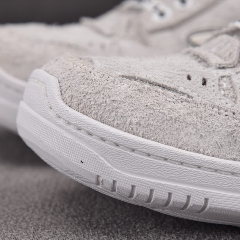 Balenciaga Hamptons Sneaker Worn-Out 'Off-White'