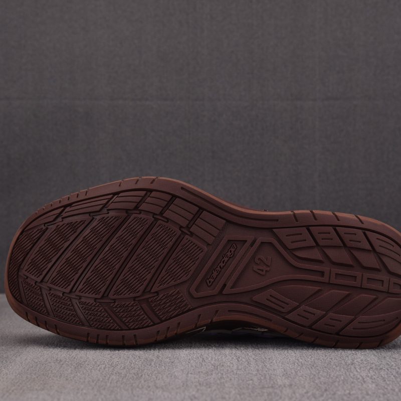 Balenciaga Hamptons Worn-Out Sneaker 'Brown Lilac'