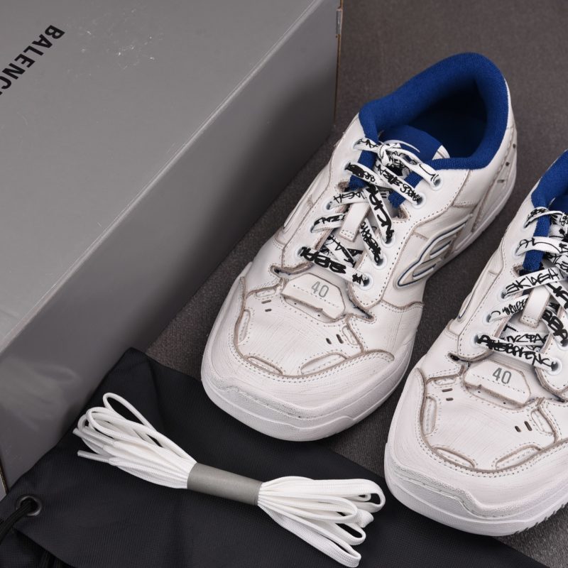 Balenciaga Hamptons Worn-Out Sneaker 'White Dark Blue'