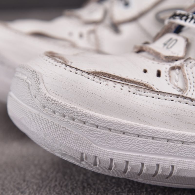 Balenciaga Hamptons Worn-Out Sneaker 'White Dark Blue'