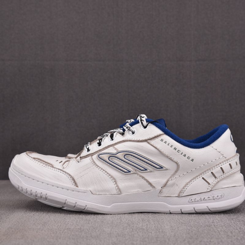Balenciaga Hamptons Worn-Out Sneaker 'White Dark Blue'