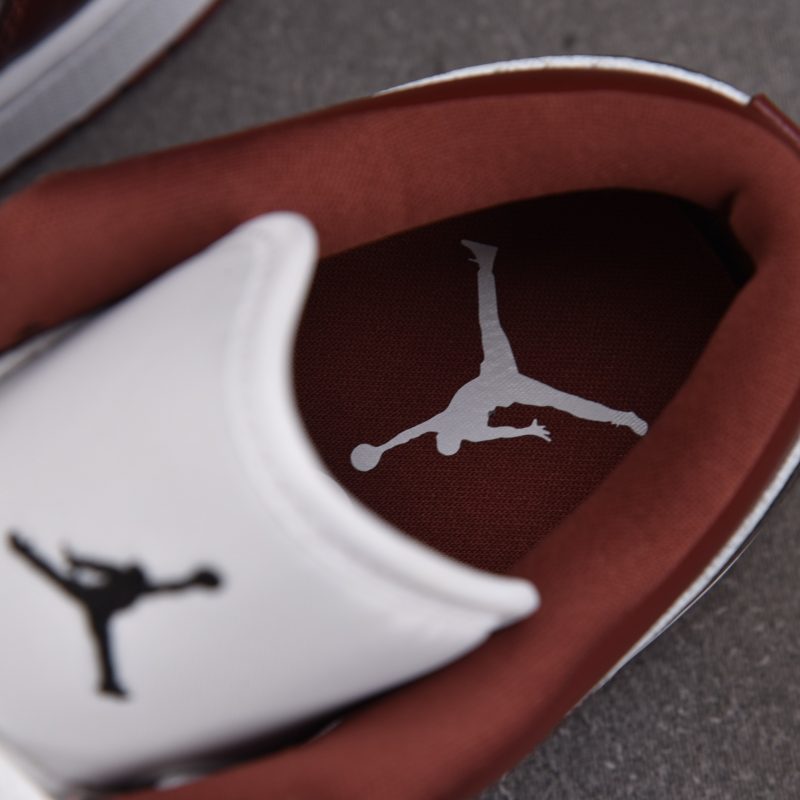 Jordan 1 Low SE 'Dark Pony'
