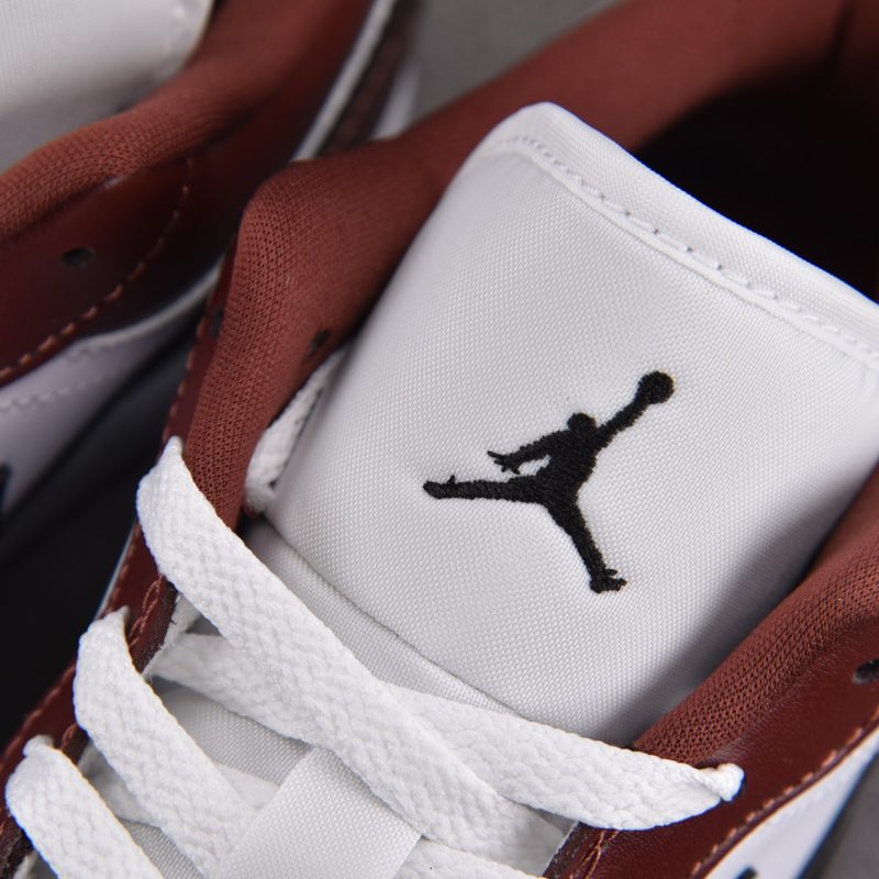 Jordan 1 Low SE 'Dark Pony'