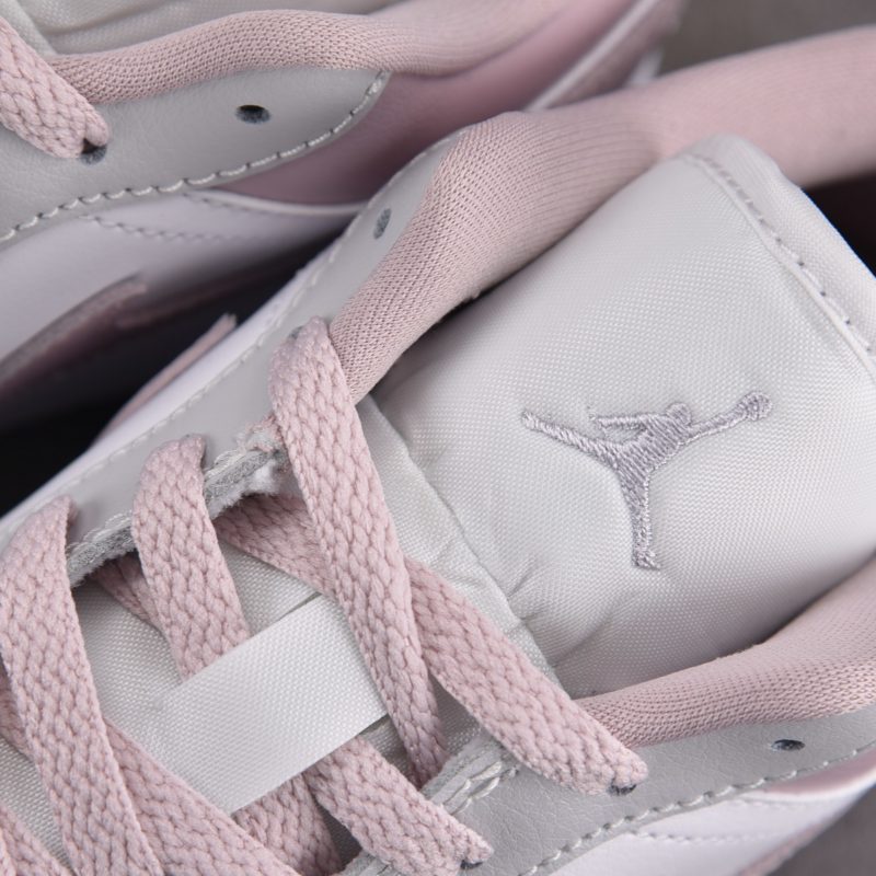 Jordan 1 Low Wmns 'Particle Rose'