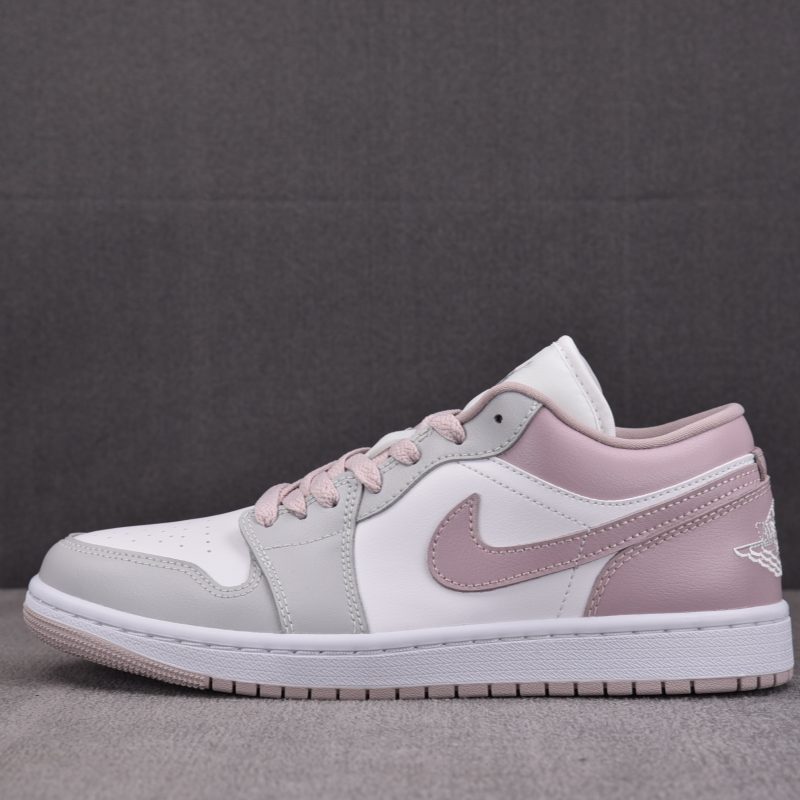 Jordan 1 Low Wmns 'Particle Rose'