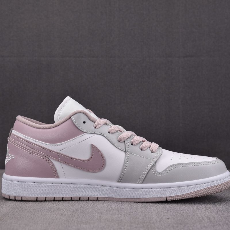 Jordan 1 Low Wmns 'Particle Rose'