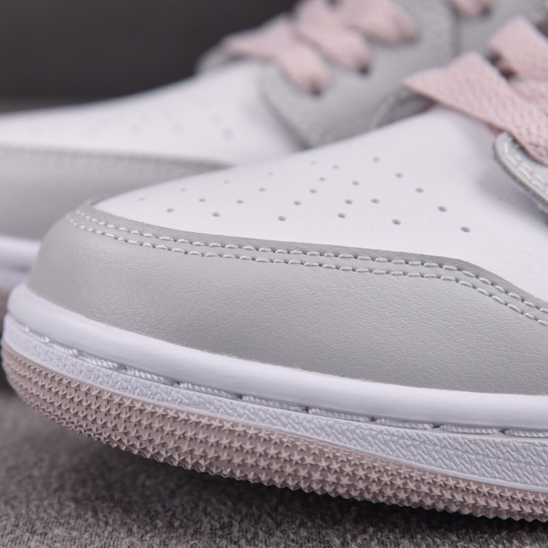 Jordan 1 Low Wmns 'Particle Rose'