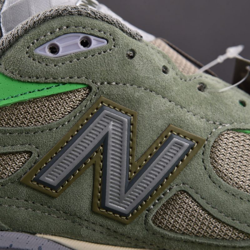 New Balance 990v3 MiUSA Patta 'Keep Your Family Close'