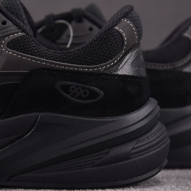 New Balance 990v6 'Triple Black'
