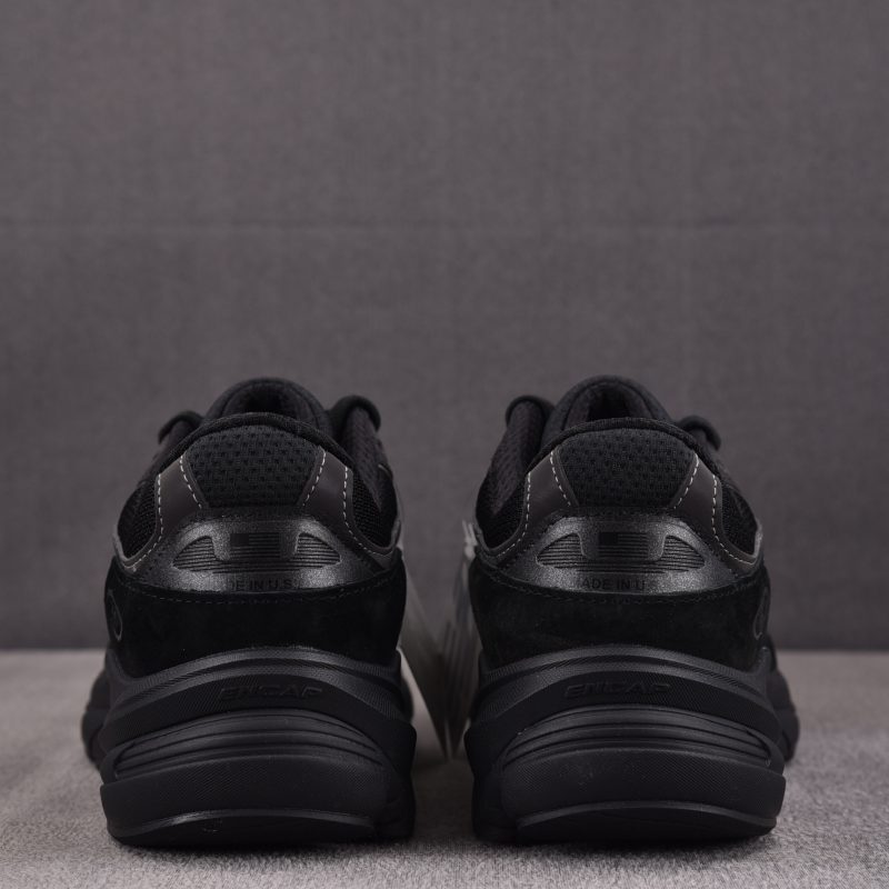 New Balance 990v6 'Triple Black'