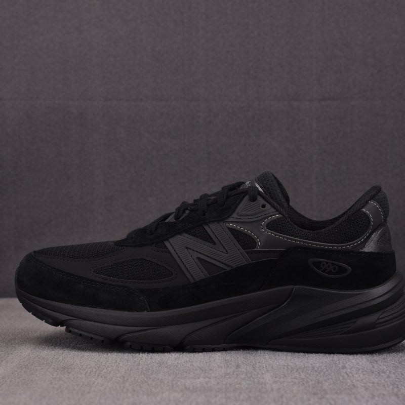 New Balance 990v6 'Triple Black'