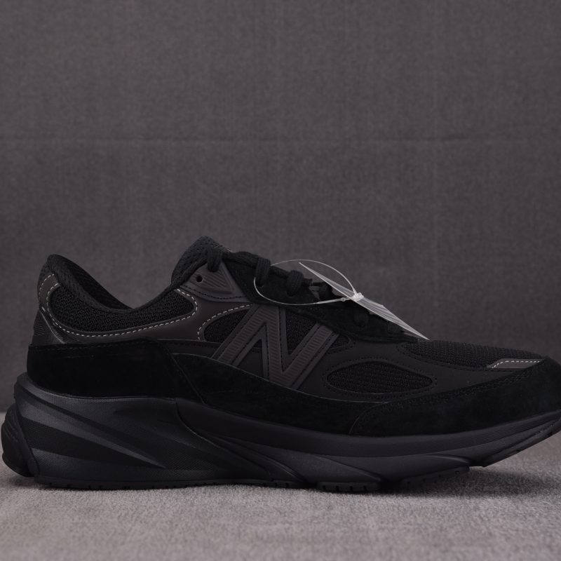 New Balance 990v6 'Triple Black'