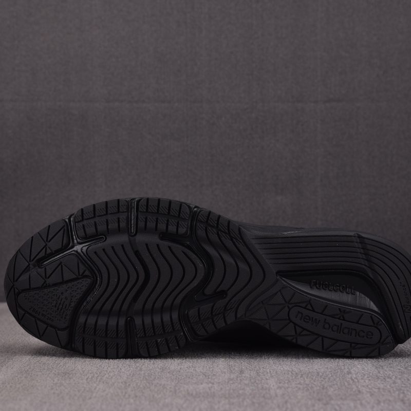 New Balance 990v6 'Triple Black'