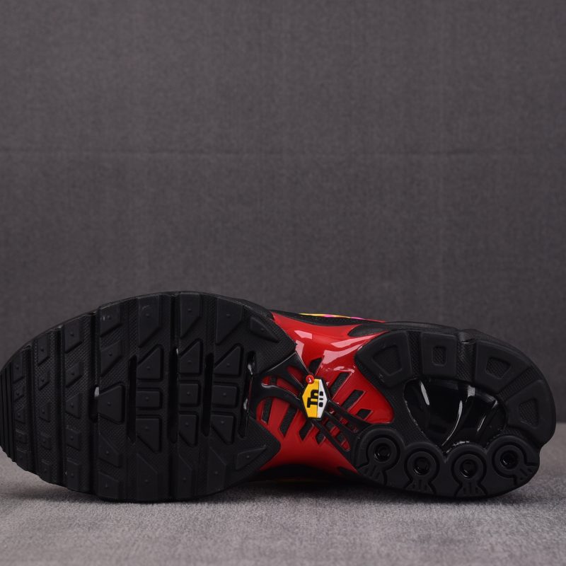 Nike Supreme x Air Max Plus 'University Red'