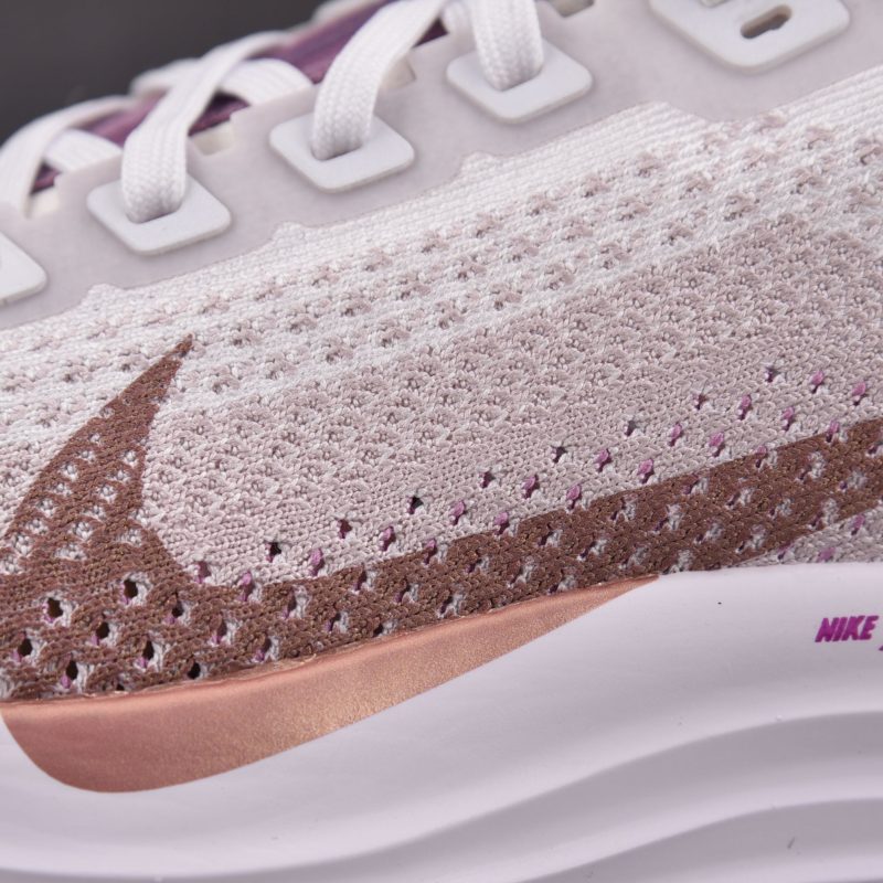Nike ZoomX Pegasus Plus Wmns ‘White Metallic Red Bronze’