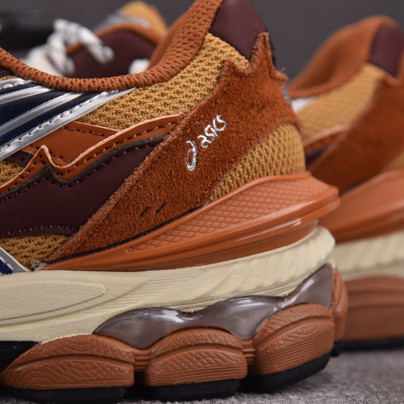 Toga x Gel-Cumulus 16 TG 'Brown Blue Pure Silver'