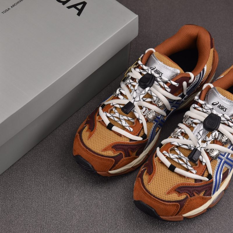Toga x Gel-Cumulus 16 TG 'Brown Blue Pure Silver'